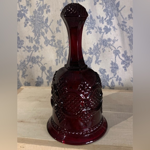 VTG Set of 3 Avon 1876 Cape Cod Collection Pieces - Decanter, Salt Shaker, Bell - Picture 14 of 16